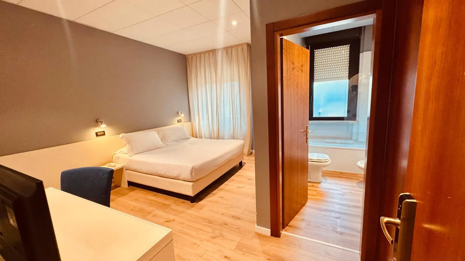 Hotel Pex Mantua 4*,  Italië